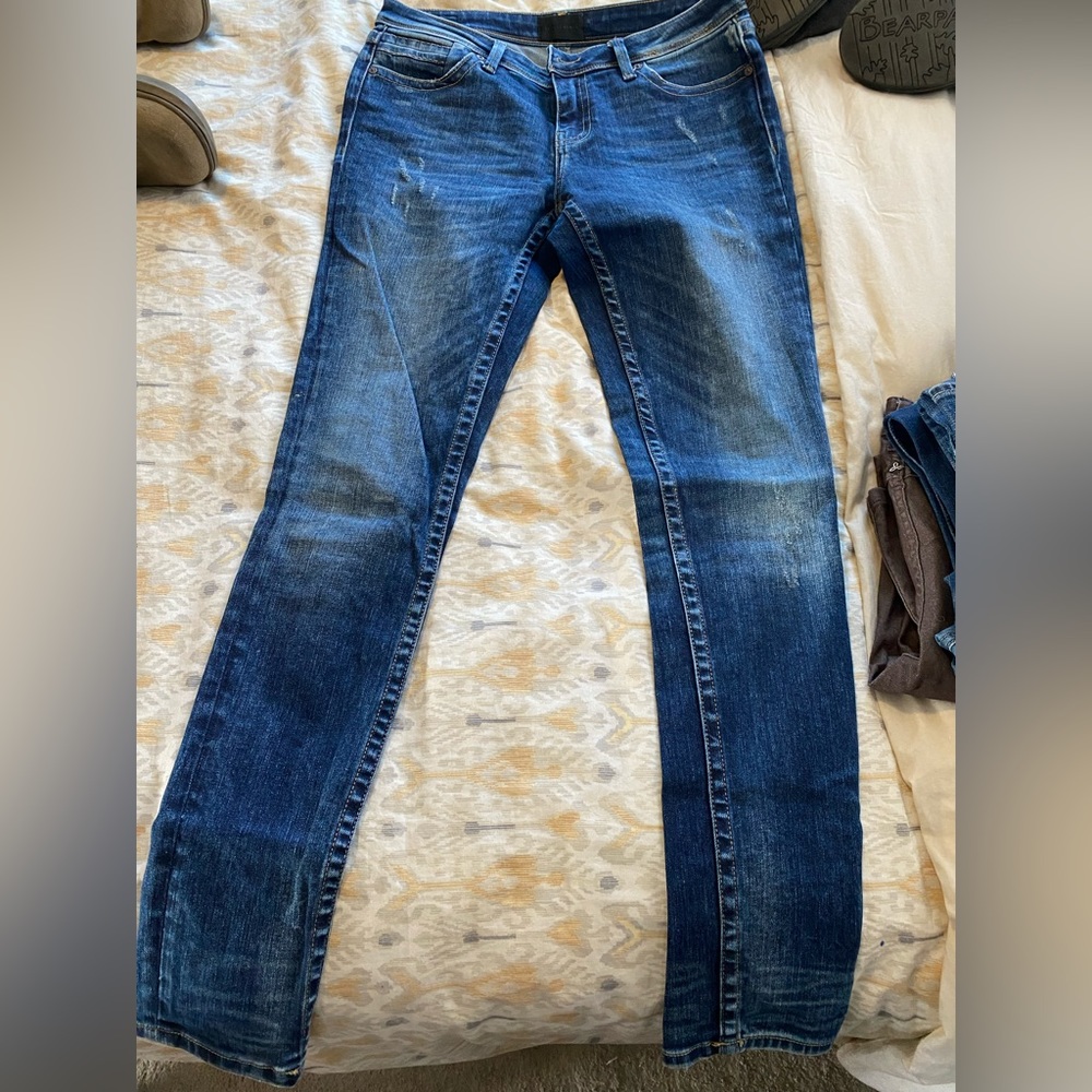 Black Buckle size 27 x 32